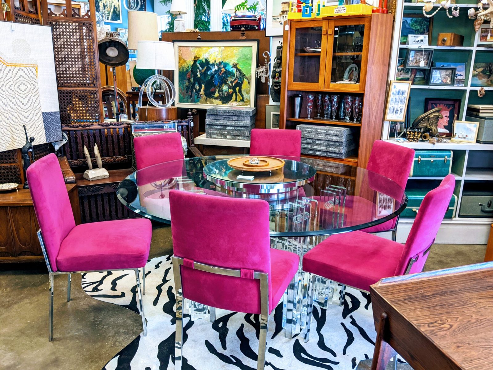 jeffs-warehouse-vintage-pink-chairs-scaled